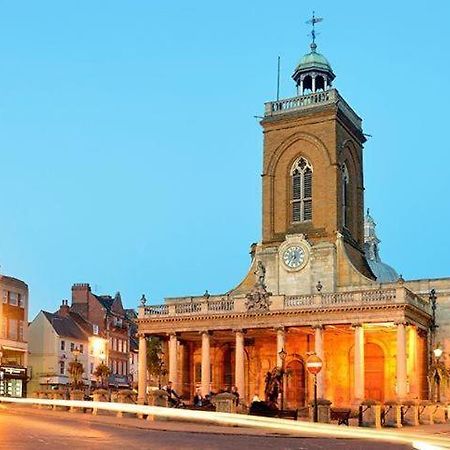 Northampton Central Oasis מראה חיצוני תמונה