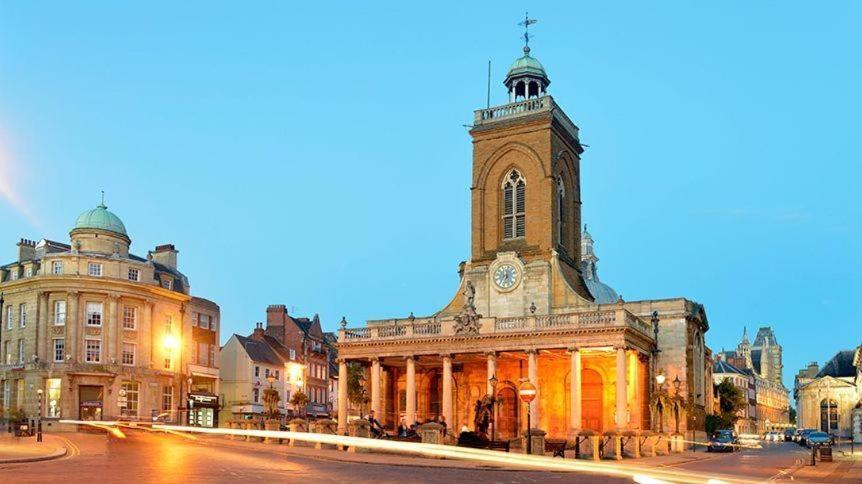 Northampton Central Oasis מראה חיצוני תמונה